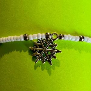 Let it snow beaded bracelet!